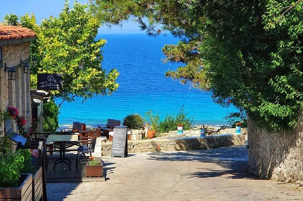 Apartment Petra Afytos Holiday